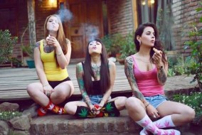 smoking-chicks-420